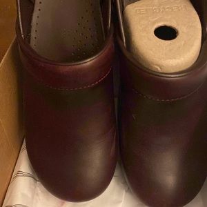 Dansko professional clog cordovan so 42